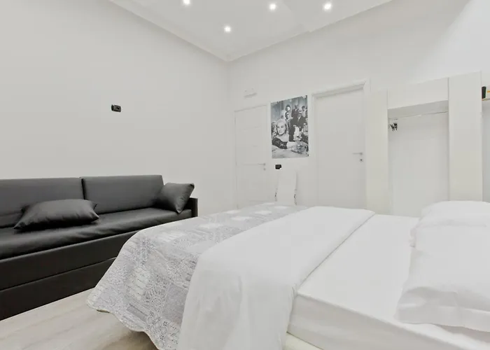 New House 2 3* Rome